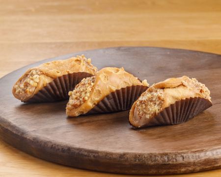 МИНИ КАНОЛИ С КРЕМ БУЕНО И ЛЕШНИЦИ